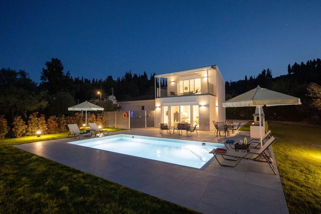 Elena Private Pool 度假居 *